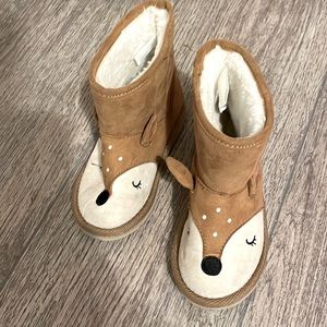 Old navy deer boots